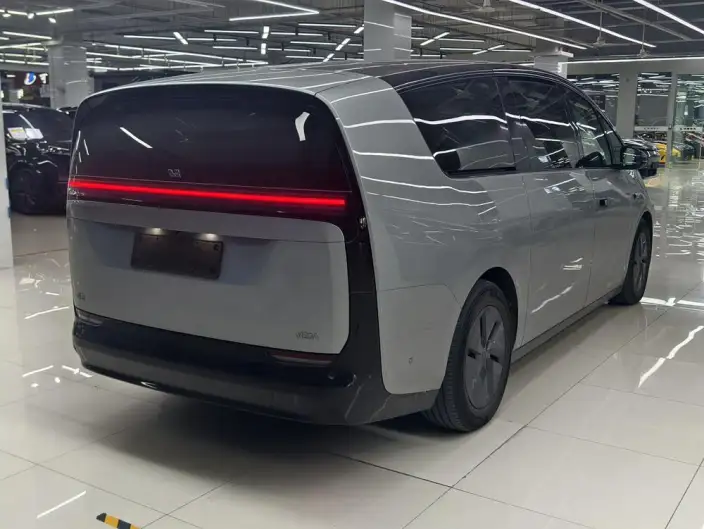 Li Auto MEGA 2024 Model Ultra Edition