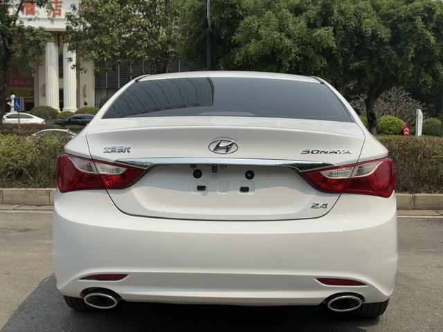 Hyundai Sonata 8th Gen 2015 модификация Classic 2.4L автоматическое Leading version National V – фото 4