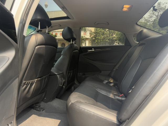 Hyundai Sonata 8th Gen 2015 модификация Classic 2.4L автоматическое Leading version National V – фото 11