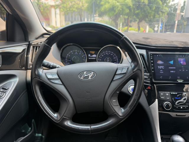 Hyundai Sonata 8th Gen 2015 модификация Classic 2.4L автоматическое Leading version National V – фото 12