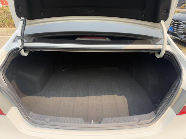 Hyundai Sonata 8th Gen 2015 модификация Classic 2.4L автоматическое Leading version National V – фото 13