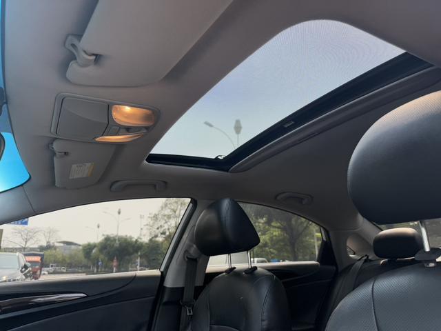 Hyundai Sonata 8th Gen 2015 модификация Classic 2.4L автоматическое Leading version National V – фото 15
