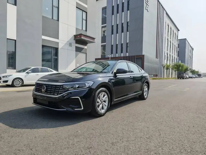 Volkswagen Passat PHEV 2025 Model 430PHEV Hybrid Business Edition
