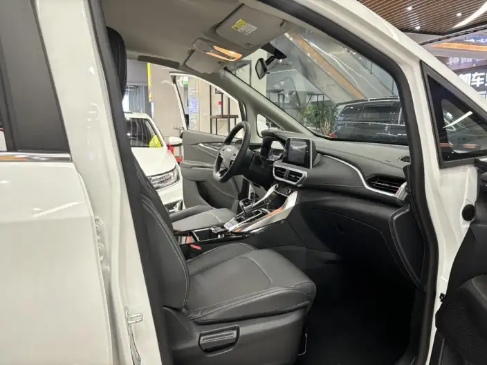 Maxus Dajia 5 Plug-in 2024 Model Lexiang Edition – фото 8