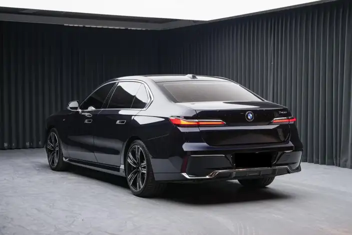 BMW 7 Series 2023 Model 740Li Exclusive Model M Sports Set – фото 5