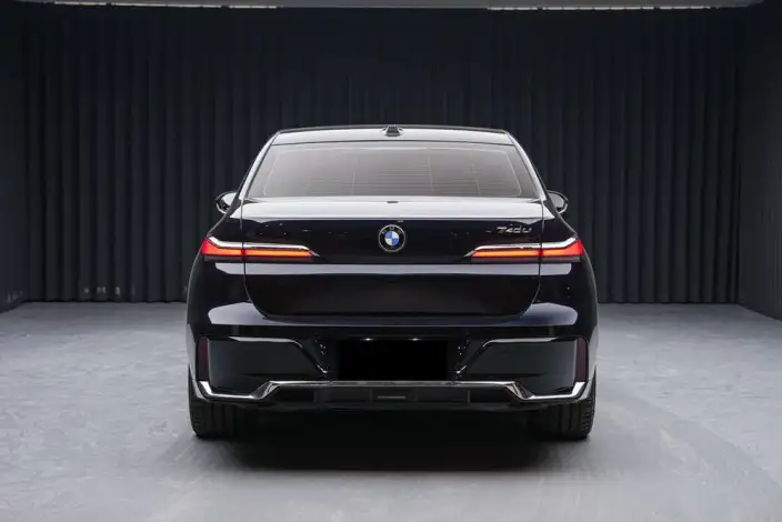 BMW 7 Series 2023 Model 740Li Exclusive Model M Sports Set – фото 6