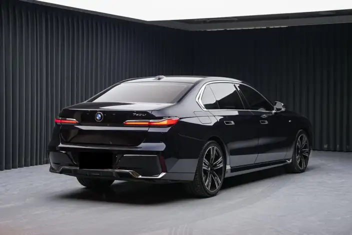 BMW 7 Series 2023 Model 740Li Exclusive Model M Sports Set – фото 7