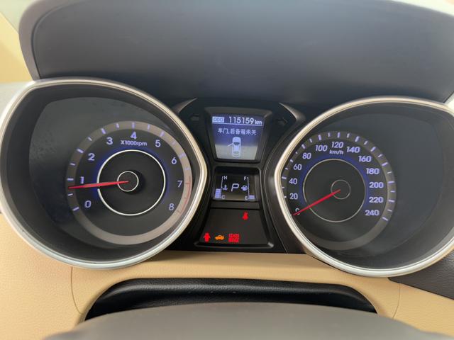 Hyundai Elantra LD 2013 1.6L Automatic Leading – фото 7