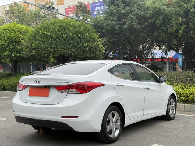 Hyundai Elantra LD 2013 1.6L Automatic Leading – фото 8