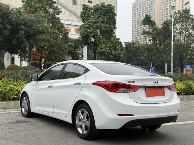 Hyundai Elantra LD 2013 1.6L Automatic Leading – фото 9