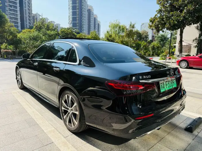 Mercedes-Benz E-Class PHEV 2022 Model Facelift E 350 e L sedan – фото 5