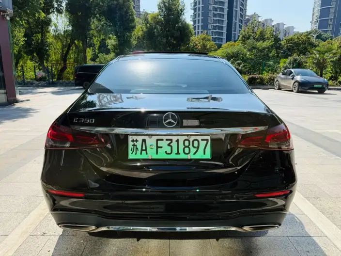 Mercedes-Benz E-Class PHEV 2022 Model Facelift E 350 e L sedan – фото 6