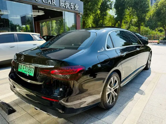 Mercedes-Benz E-Class PHEV 2022 Model Facelift E 350 e L sedan – фото 7