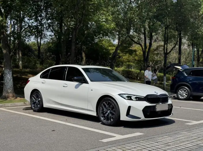 BMW 3 Series 2025 Model 330Li M Sports Night Set