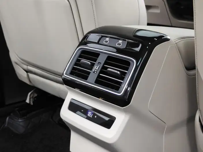 Audi Q5L 2026 Model 2.0T 10M Users Edition Edition – фото 8
