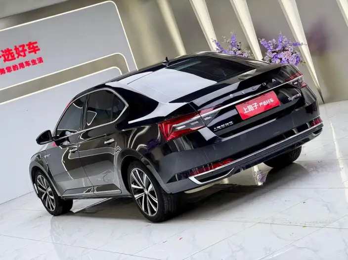 Skoda Superb 2024 Model TSI280 DSG Exclusive Edition – фото 4