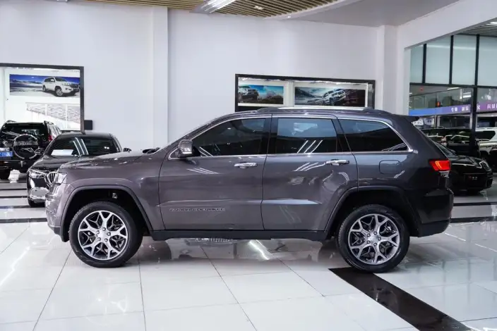 Jeep Grand Cherokee Imported 2021 Model 3.0L 80th Anniversary Memorial Edition – фото 4