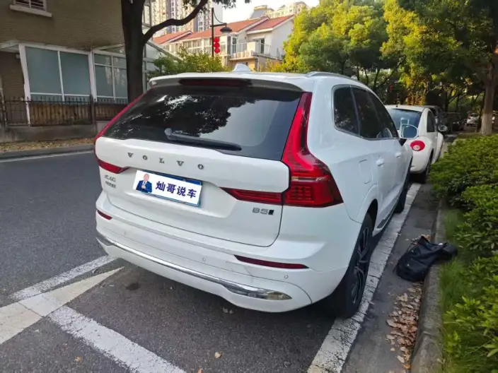 Volvo XC60 2023 Model B5 4WD Smart Range Deluxe Edition – фото 6
