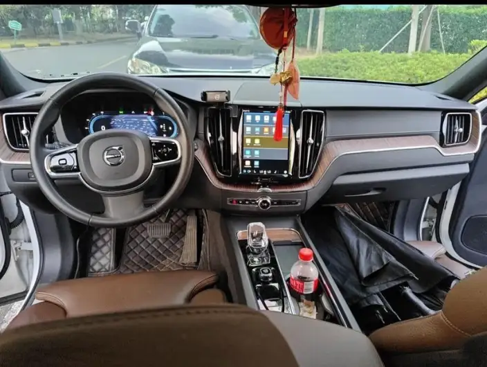 Volvo XC60 2023 Model B5 4WD Smart Range Deluxe Edition – фото 7