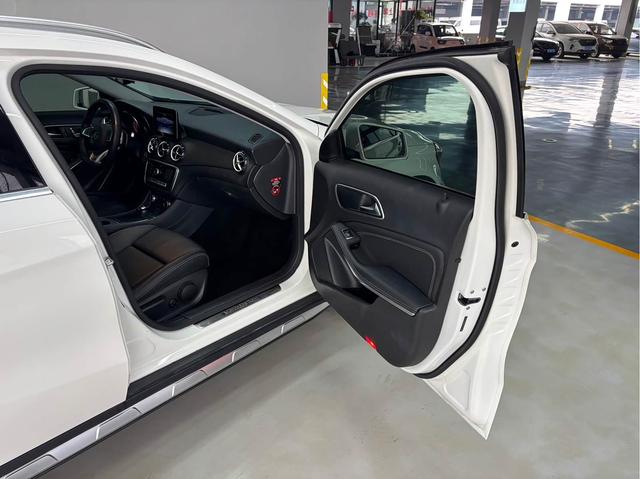 Mercedes-Benz GLA 2019 GLA 200 Dynamic – фото 13