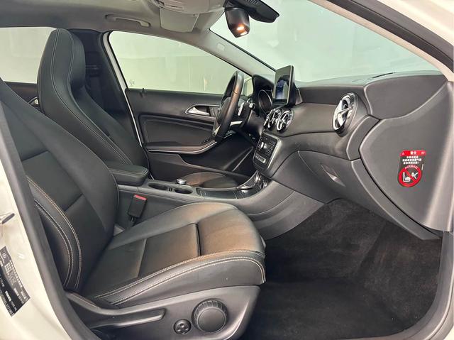Mercedes-Benz GLA 2019 GLA 200 Dynamic – фото 14