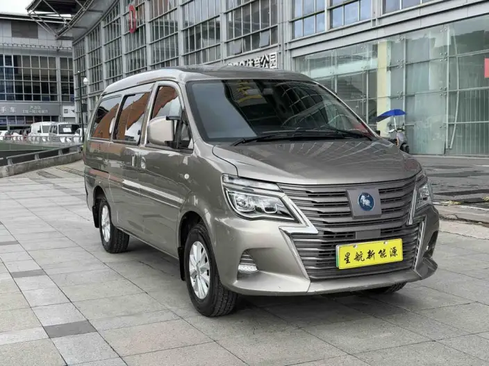 Lingzhi EV 2022 Model Comfort Model 7 seat
