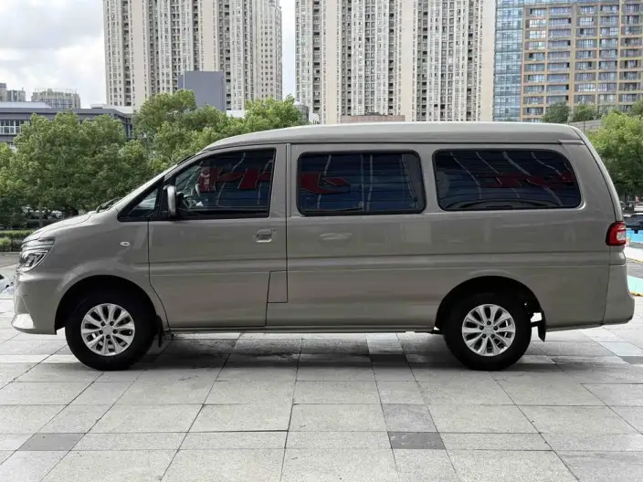 Lingzhi EV 2022 Model Comfort Model 7 seat