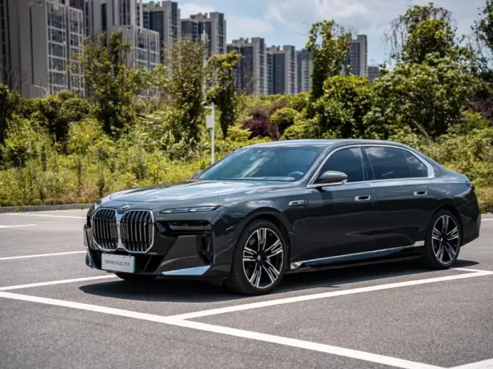 BMW i7 2023 Model xDrive60L Luxury Set