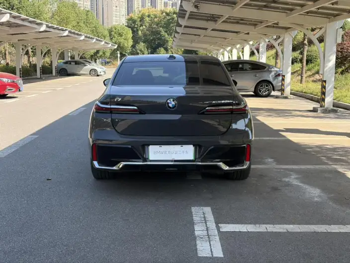 BMW i7 2023 Model xDrive60L Luxury Set