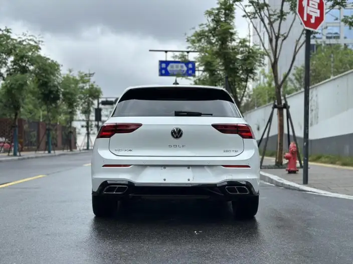 Volkswagen Golf 2023 Model Facelift 280TSI DSG R-Line Lite – фото 6