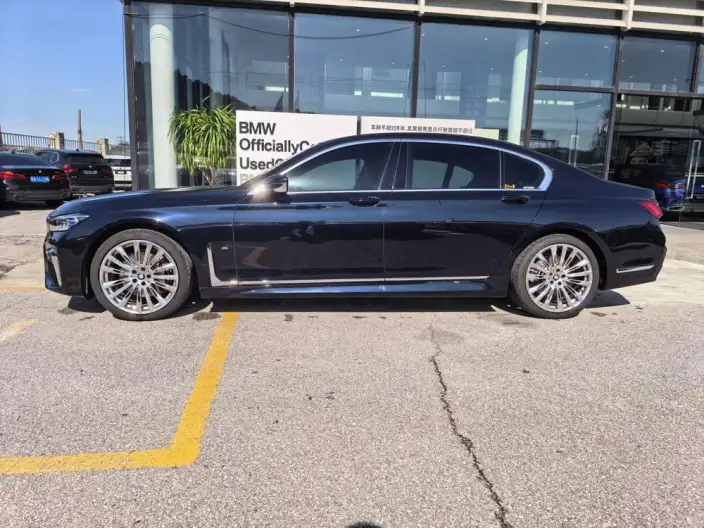 BMW 7 Series 2021 Model 740Li Leading Model M Sports Set