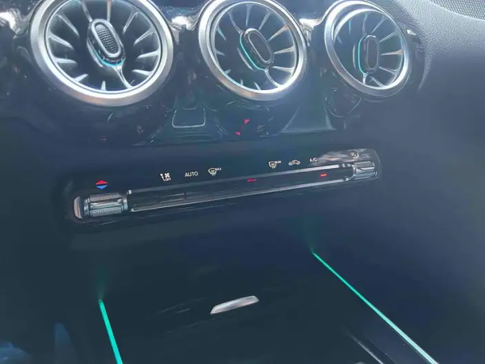 Mercedes-Benz GLA 2022 Model GLA 220 – фото 9