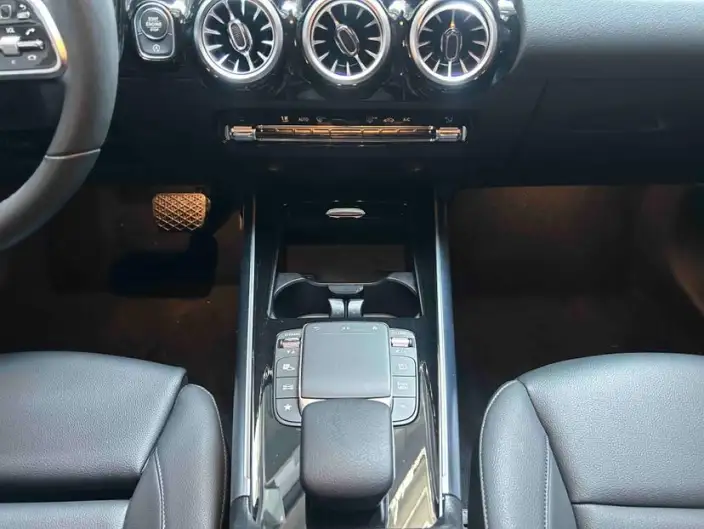 Mercedes-Benz GLA 2022 Model GLA 220 – фото 10
