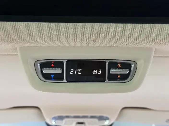 Mercedes-Benz V-Class 2021 Model V 260 Premium Edition – фото 9