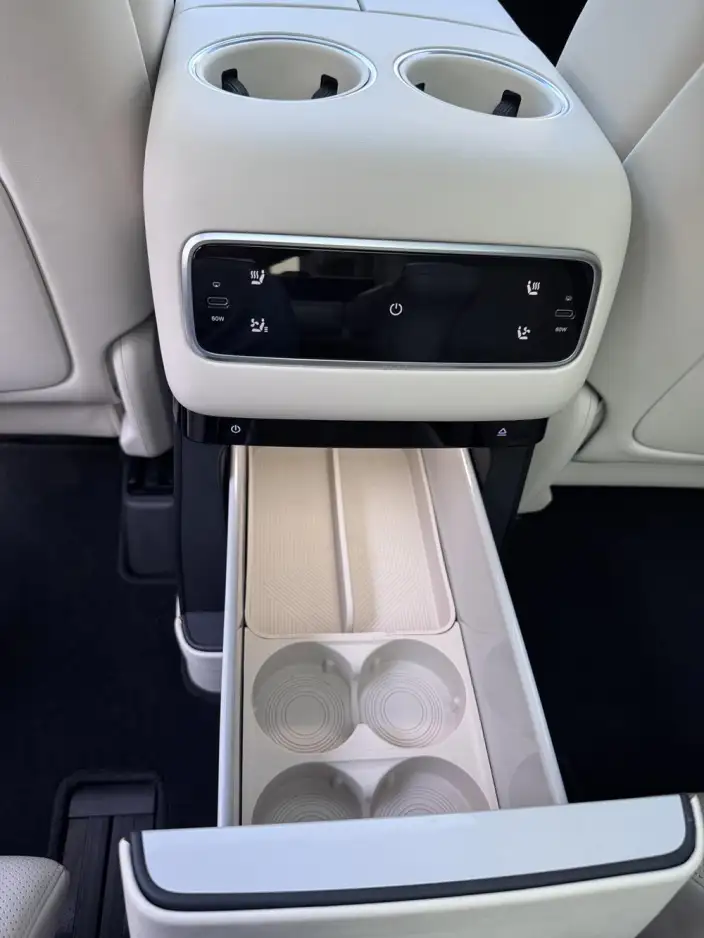 Li Auto MEGA 2024 Model Ultra Edition – фото 7