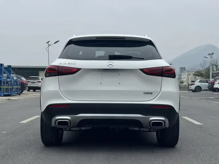 Mercedes-Benz GLA 2023 Model GLA 200 – фото 3