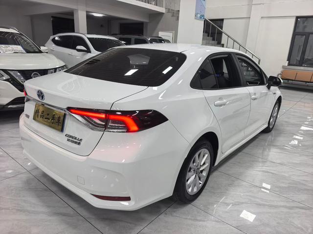 Toyota Corolla 2021 Hybrid 1.8L E-CVT Elite – фото 5