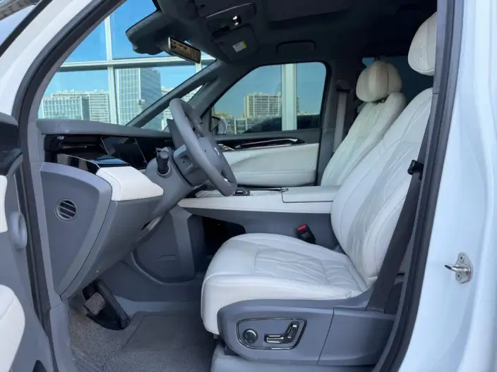 ZEEKR 009 2024 Model VI seat Executive Edition 4WD 108kWh – фото 9