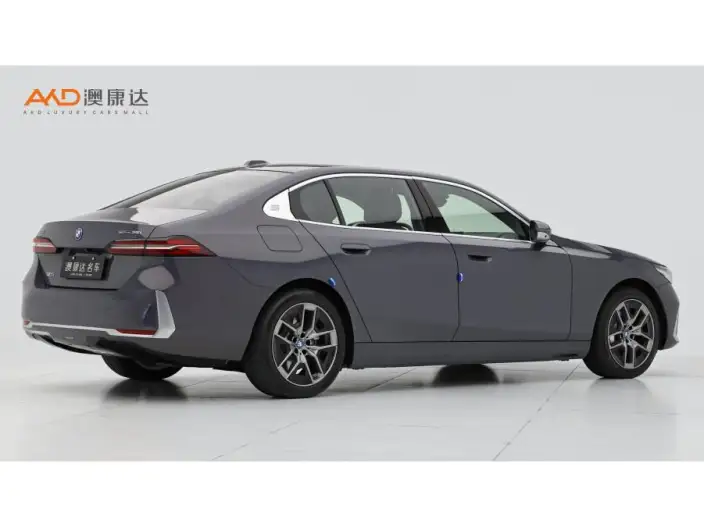 BMW i5 2024 Model eDrive35L Luxury Set – фото 4