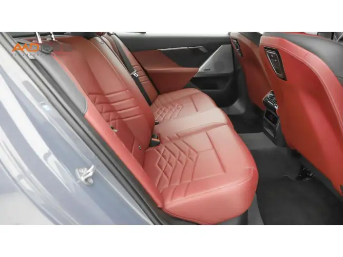 BMW i5 2024 Model eDrive35L Luxury Set – фото 8