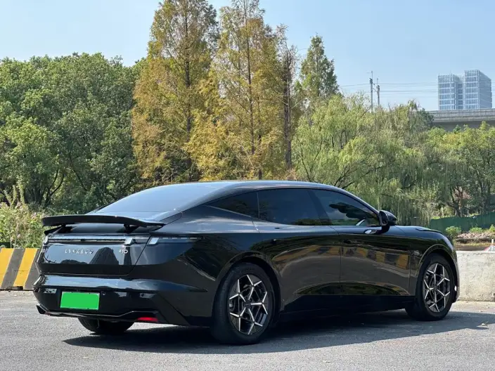 **Lynk & Co Z10** 2024 Model 71kWh 602km Rear Drive Pro – фото 5