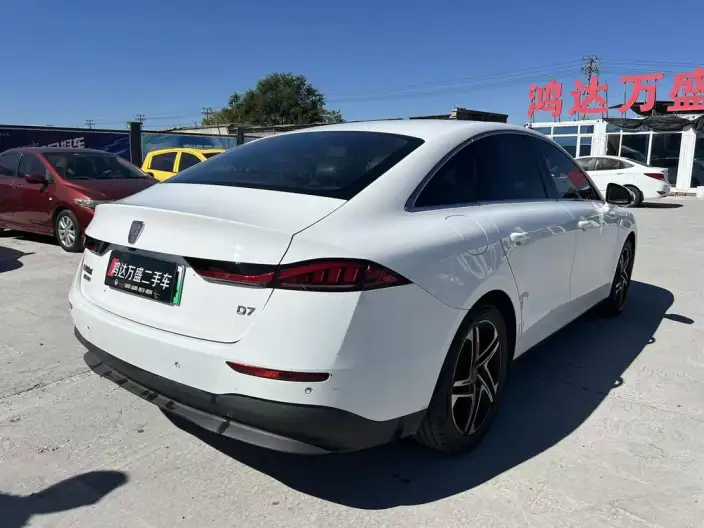 Roewe D7 DMH 2023 Model 125 Superior Edition – фото 6