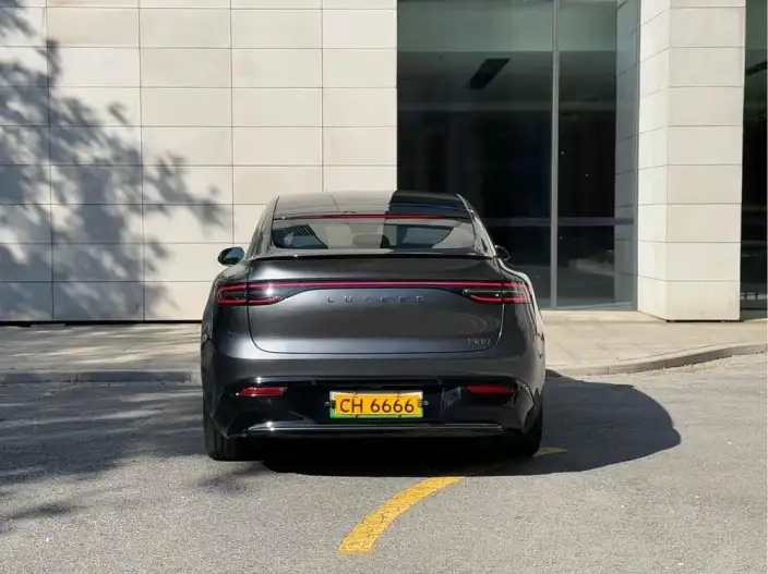 Luxeed R7 2025 Model Extended Range 53.4kWh Max Rear Drive Edition – фото 6