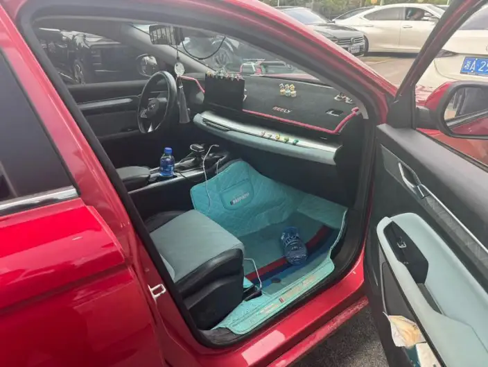 Emgrand L 2022 Model 1.4T CVT Supreme Model – фото 7