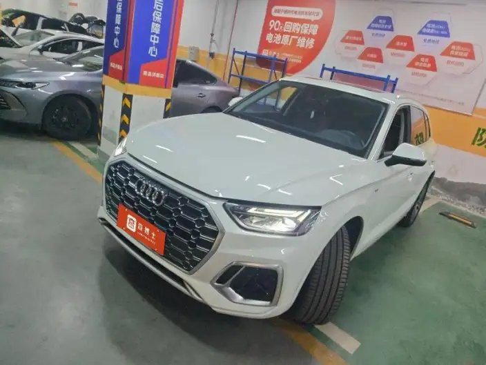 Audi Q5L 2022 Model 40T Luxury Dynamic Model – фото 1