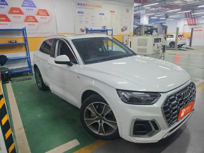 Audi Q5L 2022 Model 40T Luxury Dynamic Model – фото 2