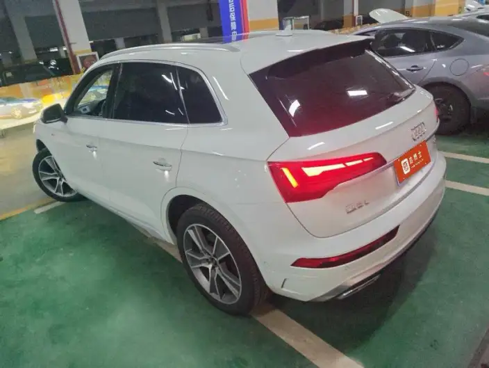 Audi Q5L 2022 Model 40T Luxury Dynamic Model – фото 3