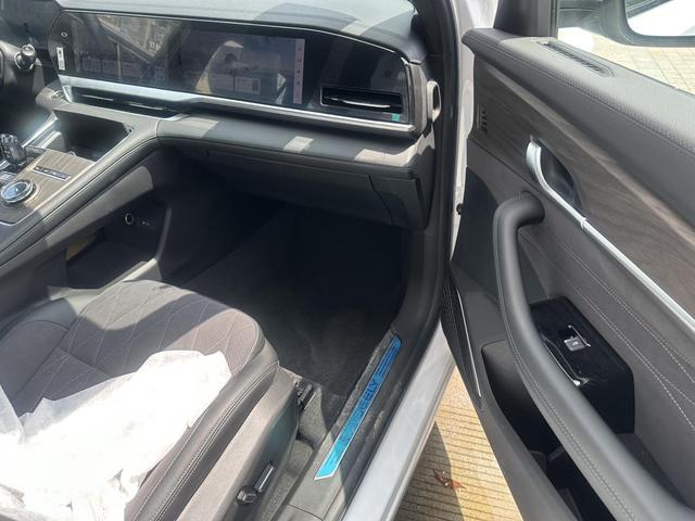 Geely Star Yue L 2025 2.0TD High Power Automatic FWD Dong Fang Yao Lanshing Edition – фото 8