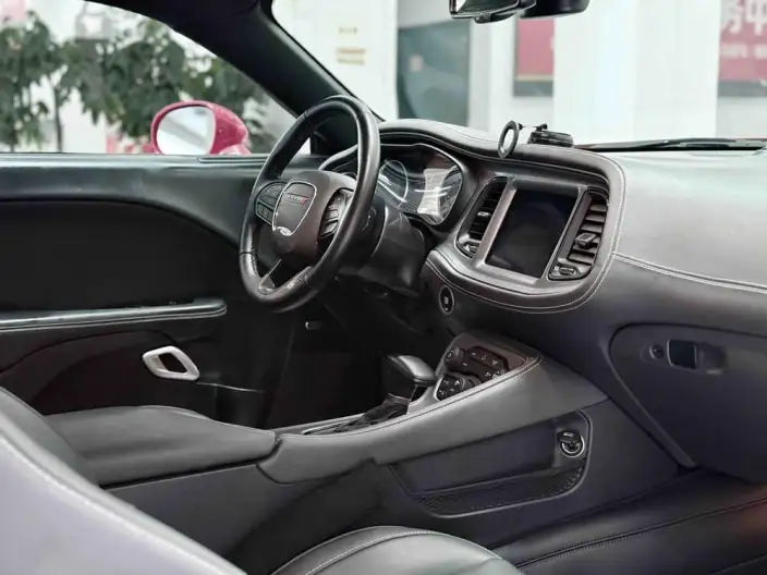 Challenger 2022 Model 3.6L Automatic Rear Drive 5 seat Parallel Imported – фото 9