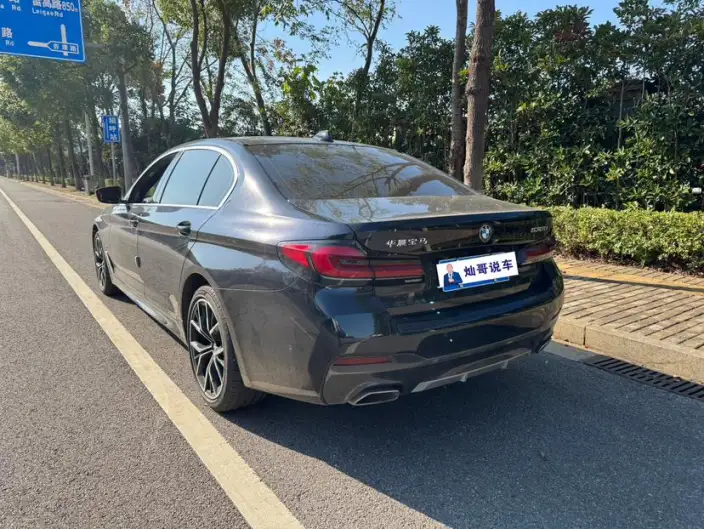 BMW 5 Series 2023 Model 530Li Exclusive Model M Sports Set – фото 4